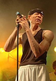 Yellowman_backed_by_Sagittarius_Band_Bersenbrueck_2007_-1_cropped